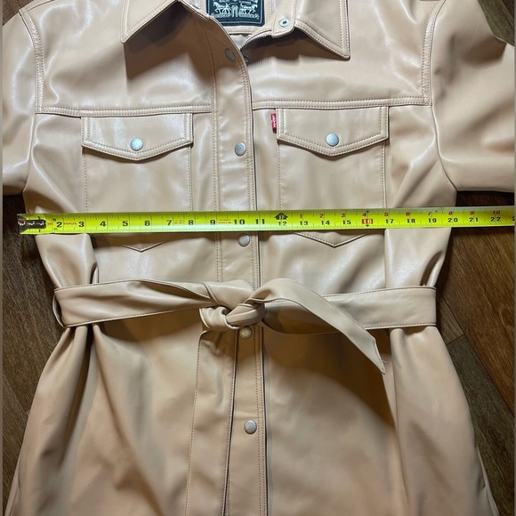Levi's Women's Faux Leather Belted Shirt Jacket Size Large Color Cream - Picture 8 of 16